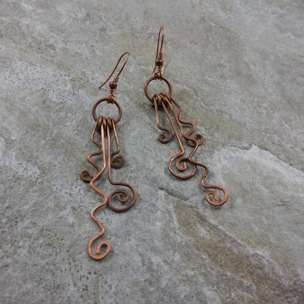Handcrafted copper wire dangle earrings - Picture 2 of 2